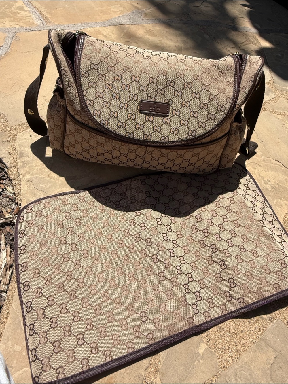Gucci Beige/Brown GG Canvas Messenger Bag with diaper change pad ! - Picture 11 of 11